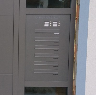 Przelotowa skrzynka pocztowa 6-wrzutowa SPO-6D z domofonem