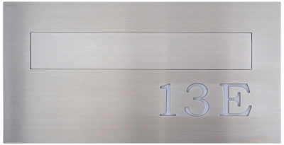 Skrzynka na listy VERA ze stali nierdzewnej z wyciętym napisem i klapką płytową