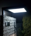 Plafon sufitowy LED zamontowany w daszku