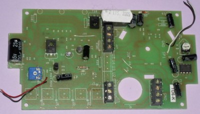 Płytka elektroniki Cyfral TD-6 (na zdjęciu bez głośnika i mikrofonu)